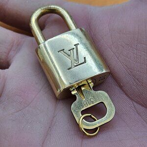 LV Padlock and Key set # 318
